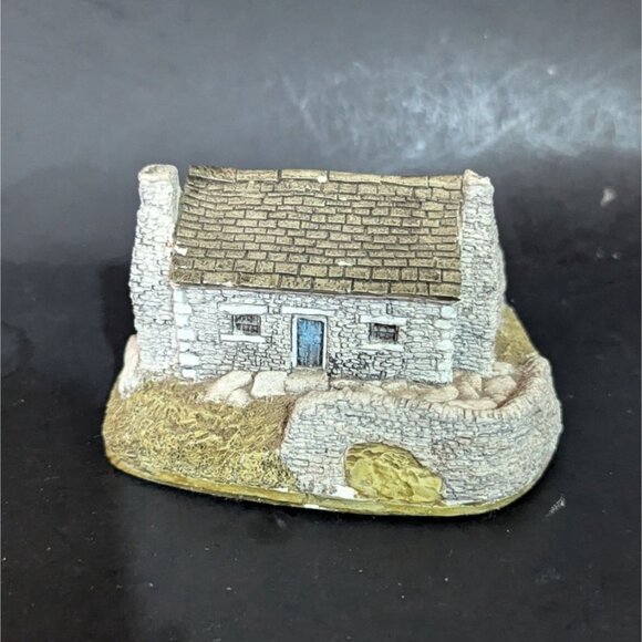 The Croft By Lilliput Lane Miniature Masterpiece Handmade In Cumbria UK - Picture 3 of 9